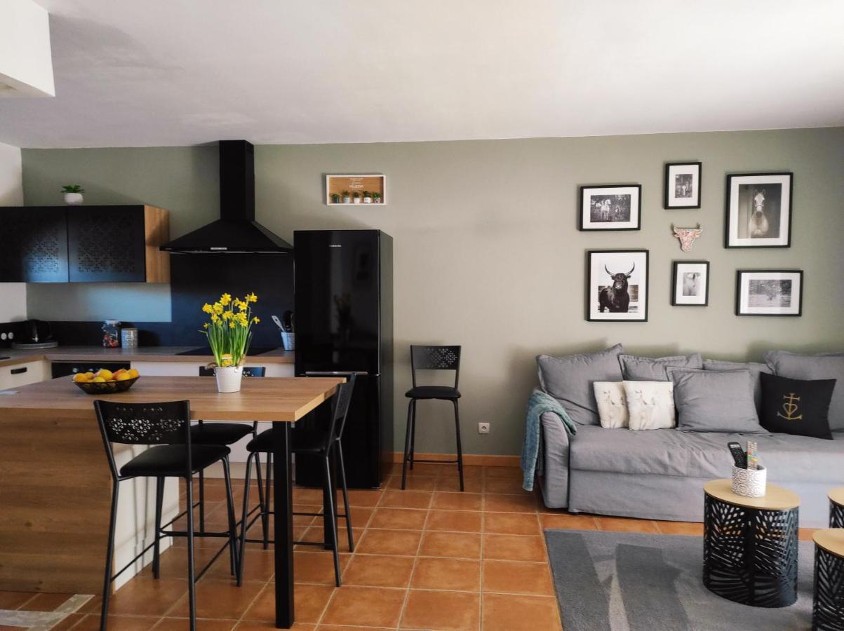 Maison de vacances dans résidence avec piscine Arles Extérieur photo
