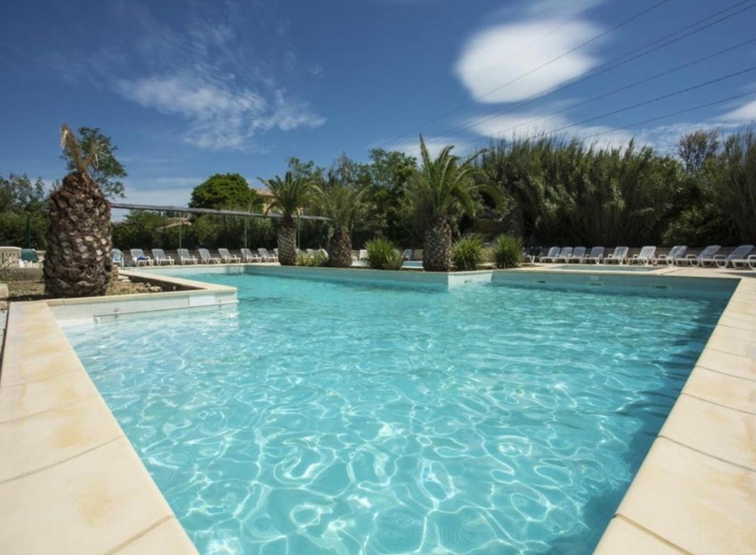 Maison de vacances dans résidence avec piscine Arles Extérieur photo