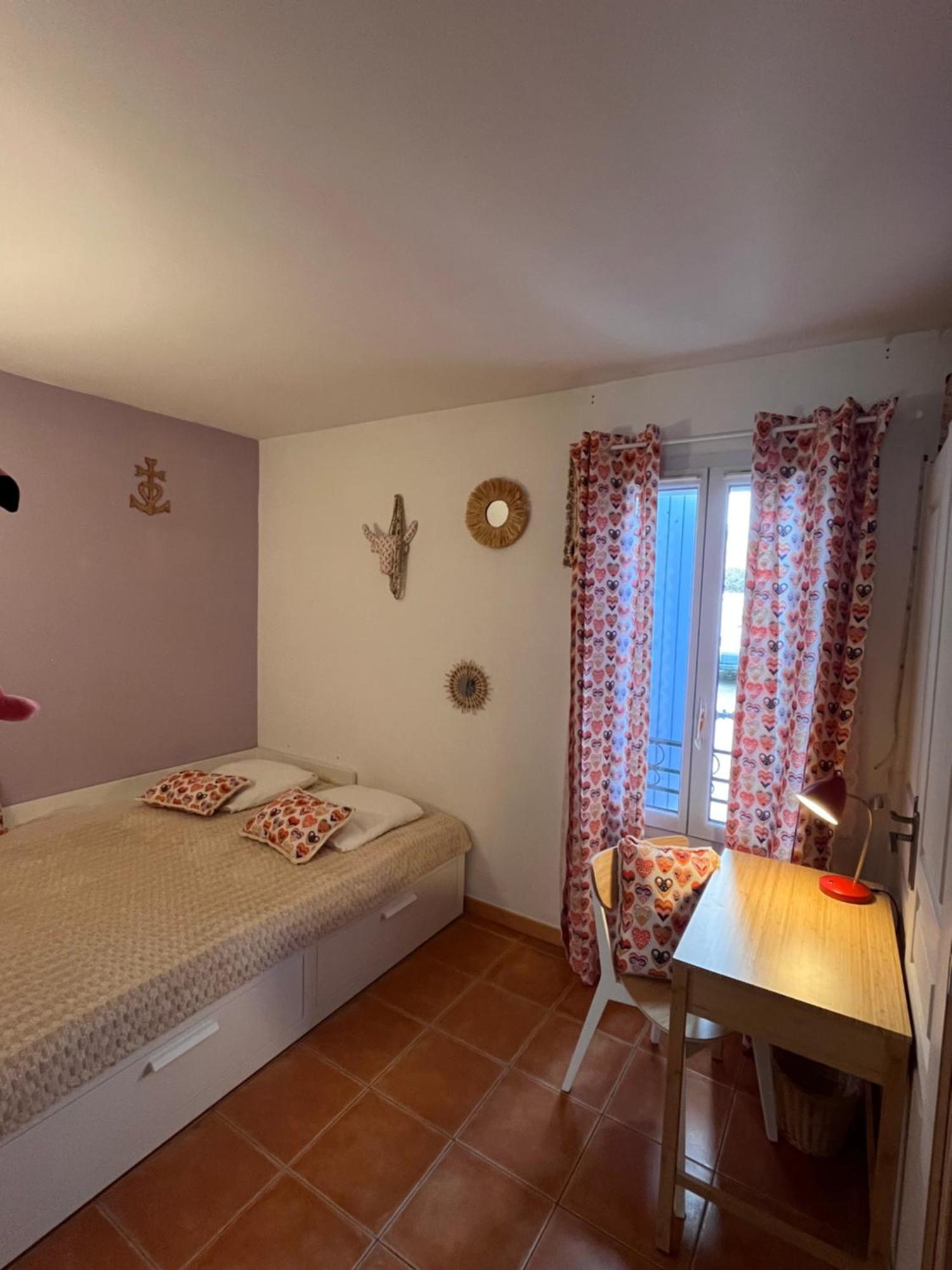 Maison de vacances dans résidence avec piscine Arles Extérieur photo